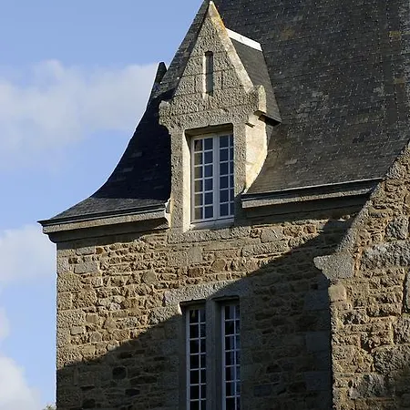 Couette-café Château De Kergouanton Trélévern